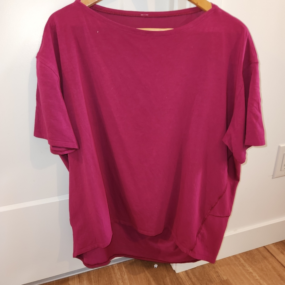 Lululemon Back in Action Short Sleeve T